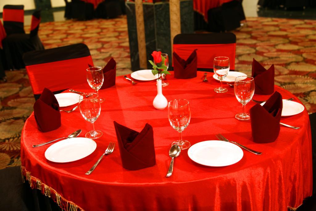 Continent Nakodar Hotel & Resorts Eksteriør billede