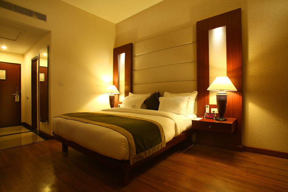 Continent Nakodar Hotel & Resorts Eksteriør billede