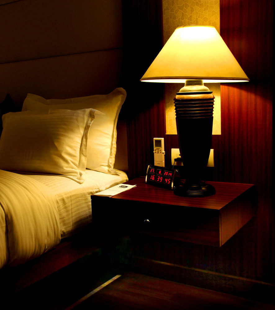 Continent Nakodar Hotel & Resorts Eksteriør billede